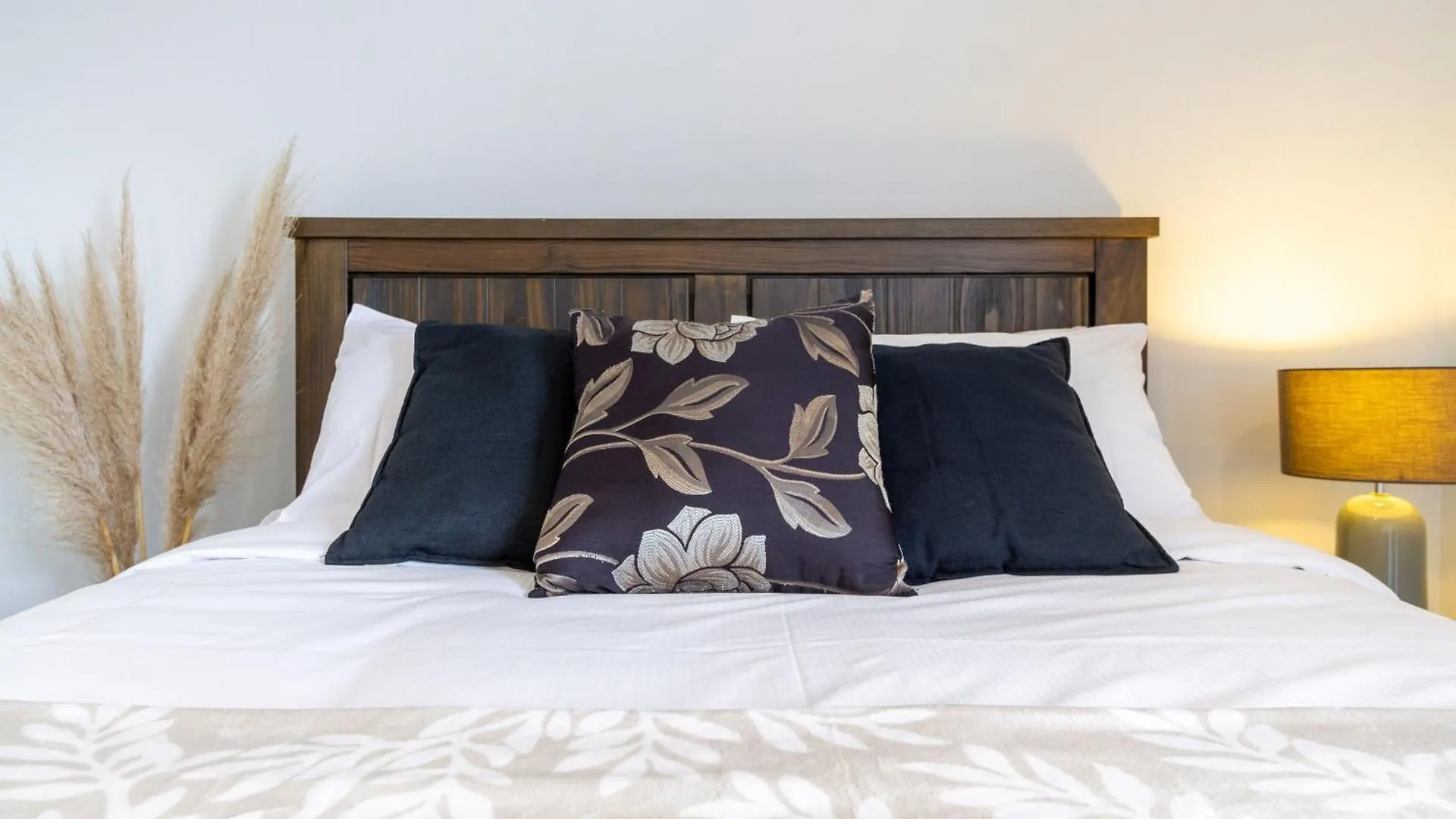 Central City Comfort: 2 Bedroom Gem W/Free Carpark Крайстчёрч Новая Зеландия