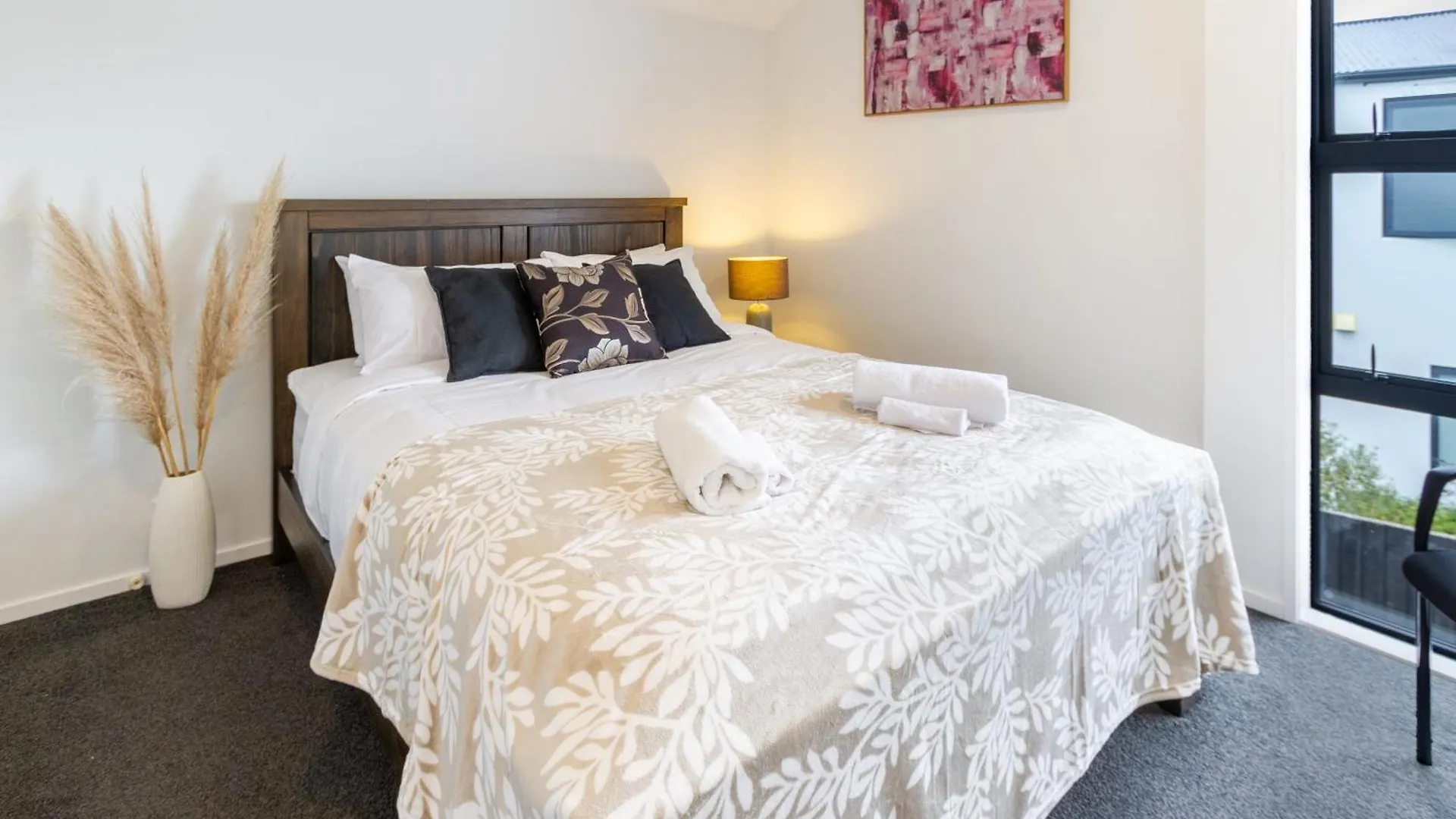 Апартаменты Central City Comfort: 2 Bedroom Gem W/Free Carpark Крайстчёрч Новая Зеландия