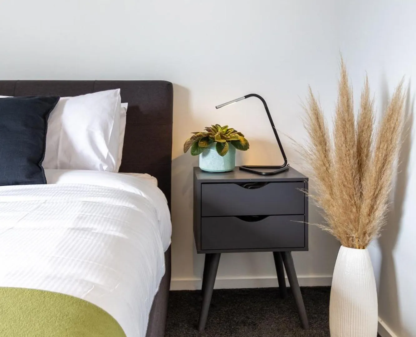 Апартаменты Central City Comfort: 2 Bedroom Gem W/Free Carpark Крайстчёрч