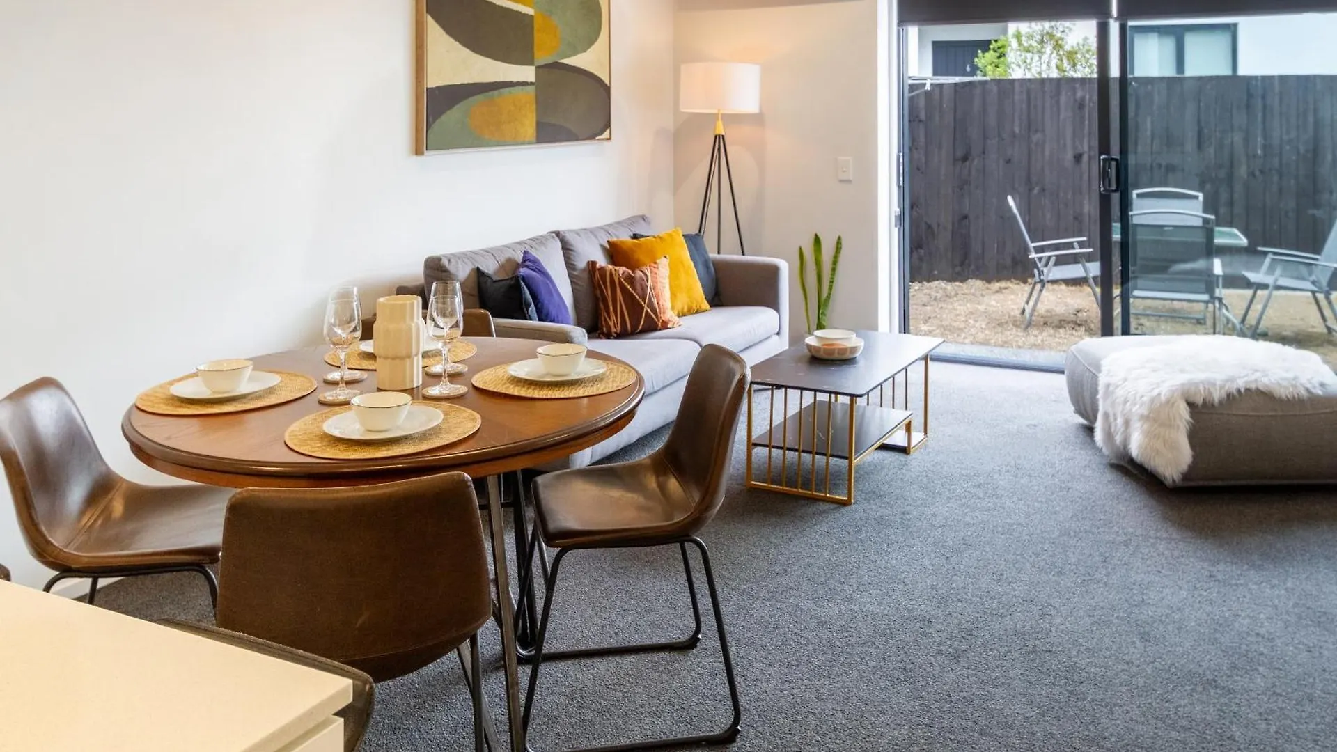 Central City Comfort: 2 Bedroom Gem W/Free Carpark Крайстчёрч